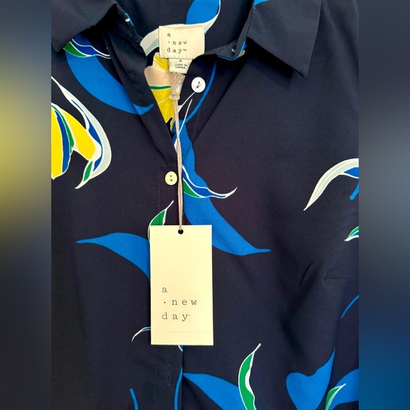 A New Day Blue Sleeveless Blouse - Picture 3 of 4